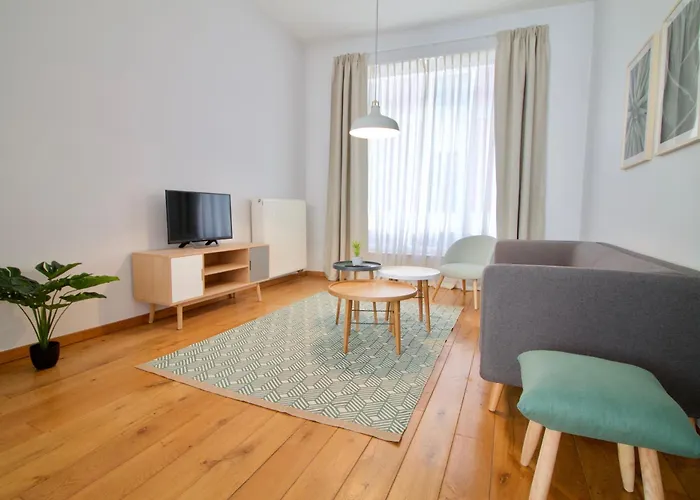 Heart Of Grand Place - Stunning 3Br Triplex