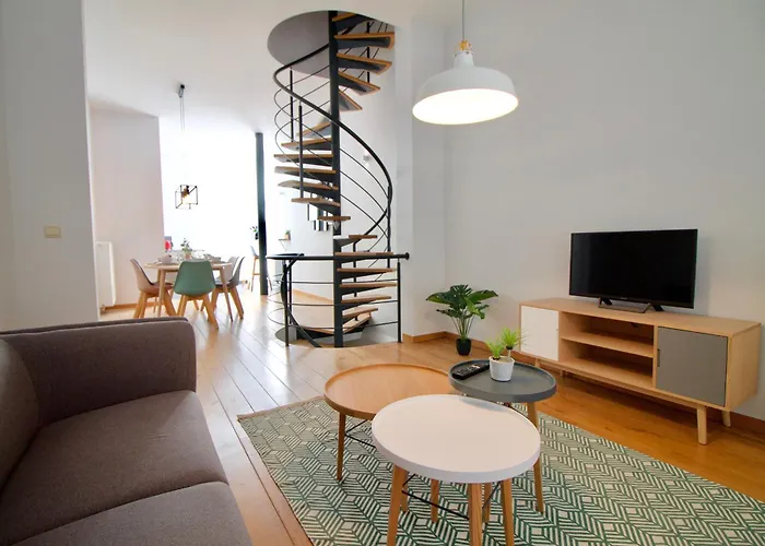 Heart Of Grand Place - Stunning 3Br Triplex